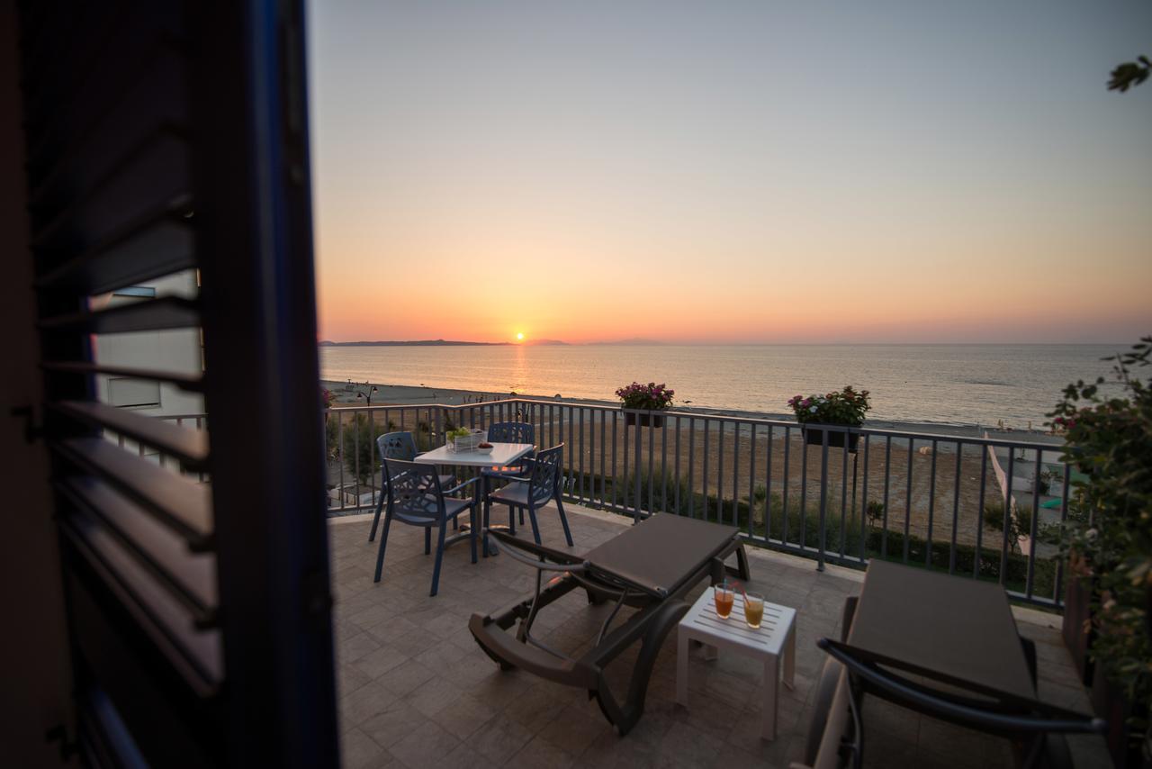 Karma Resort Venetico Luaran gambar
